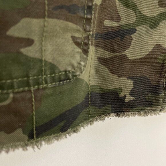 Pam & Gela Womens Small MilItary Green Camo Button Jacket Long Sleeve Raw Hem - Picture 5 of 9